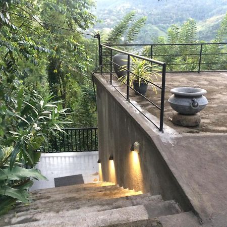 Selyna Sky Terrace Bed & Breakfast Канди Екстериор снимка