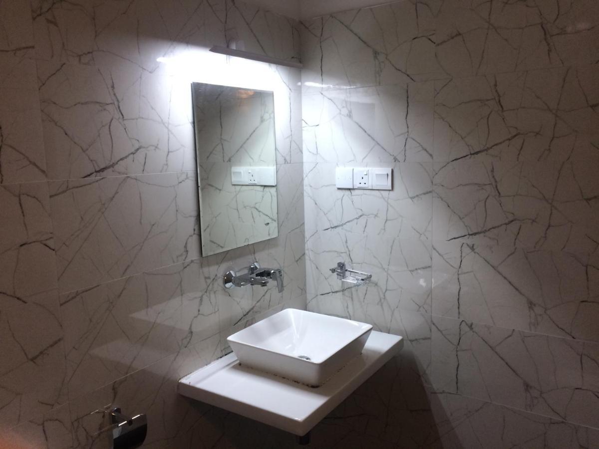 Selyna Sky Terrace Bed & Breakfast Канди Екстериор снимка