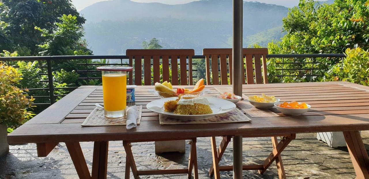 Selyna Sky Terrace Bed & Breakfast Канди Екстериор снимка